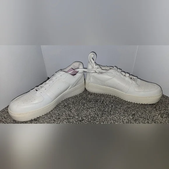 White Athletic Tennis Shoes, Memory Foam, Padded Ankle Collar, Size 11, New - Picture 5 of 12